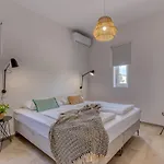 Villa Vela Muline - 8 2 Guests - Heated Pool *
