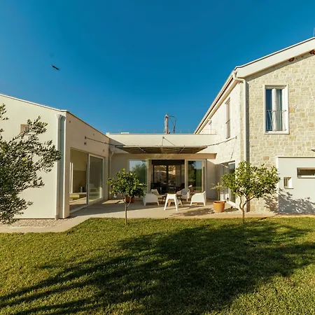 Vela Muline - 8 2 Guests - Heated Pool * Ugljan