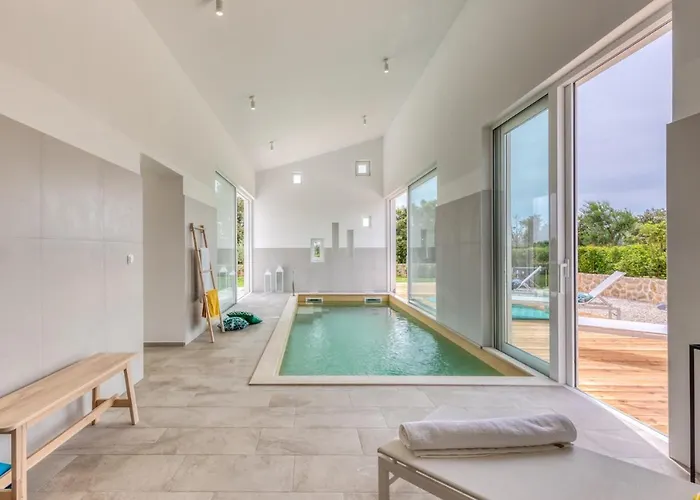 Vela Muline - 8 2 Guests - Heated Pool