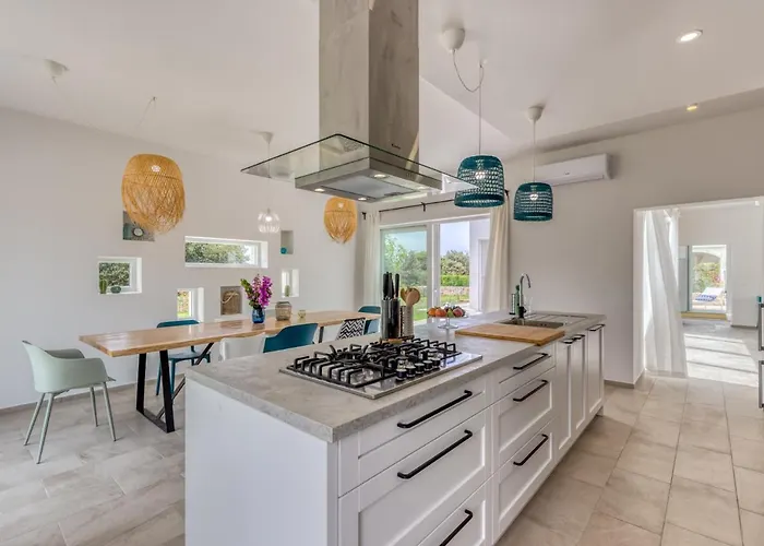 Vela Muline - 8 2 Guests - Heated Pool * Ugljan