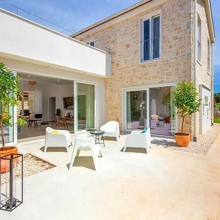 Vela Muline - 8 2 Guests - Heated Pool Villa