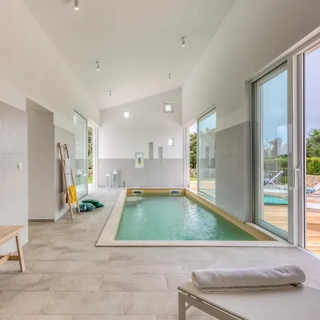 Vela Muline - 8 2 Guests - Heated Pool