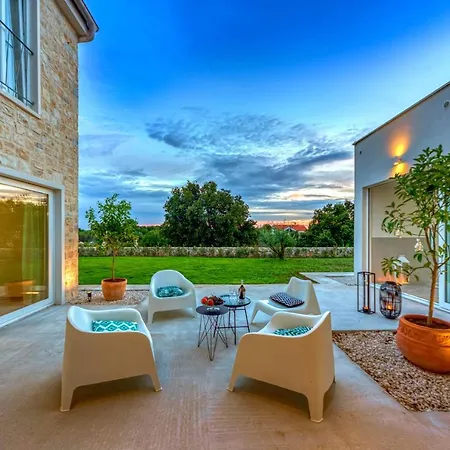 Vela Muline - 8 2 Guests - Heated Pool