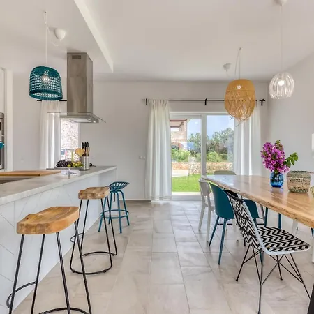 Villa Vela Muline - 8 2 Guests - Heated Pool