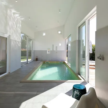 Vela Muline - 8 2 Guests - Heated Pool 别墅