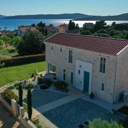 Vela Muline - 8 2 Guests - Heated Pool *