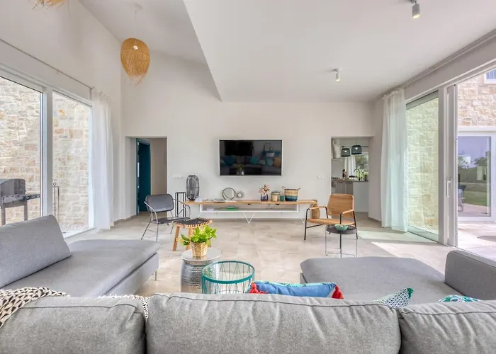 Vela Muline - 8 2 Guests - Heated Pool Villa